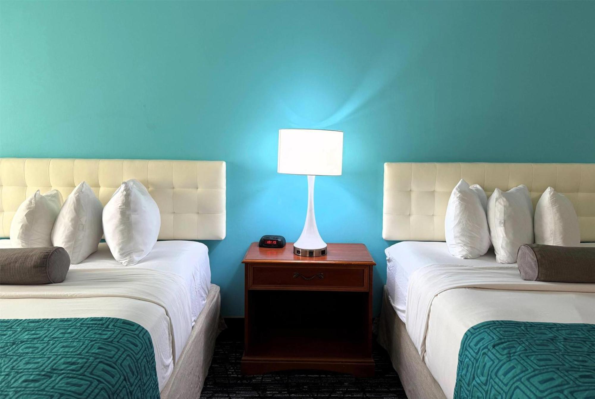 Howard Johnson By Wyndham Evansville East Exterior foto