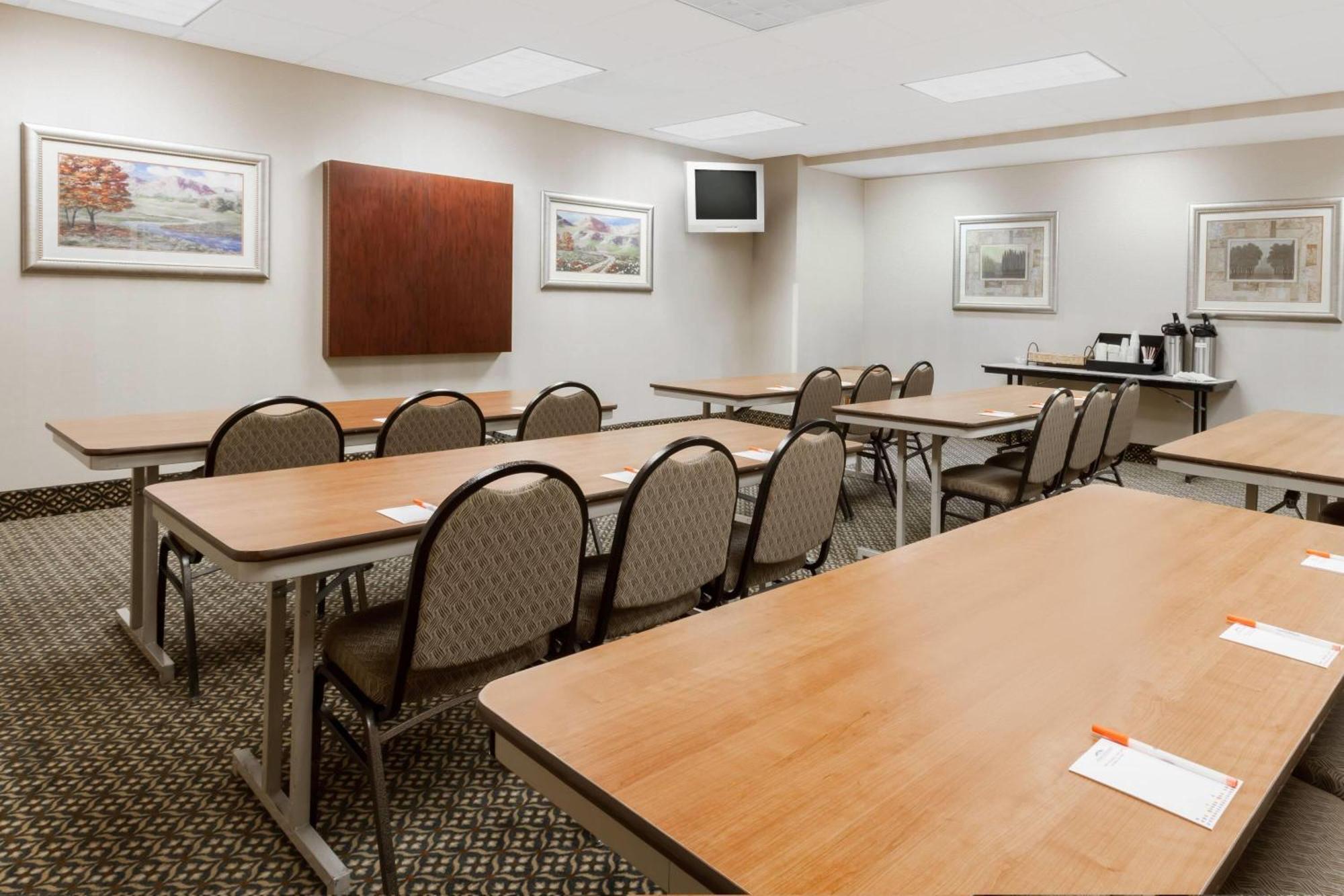 Howard Johnson By Wyndham Evansville East Exterior foto