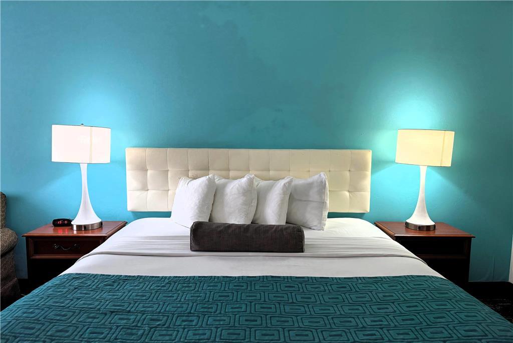 Howard Johnson By Wyndham Evansville East Habitación foto