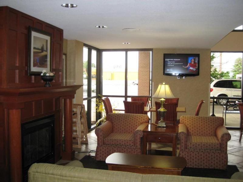 Howard Johnson By Wyndham Evansville East Exterior foto